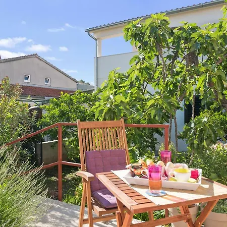 Apartment Stella Mariela